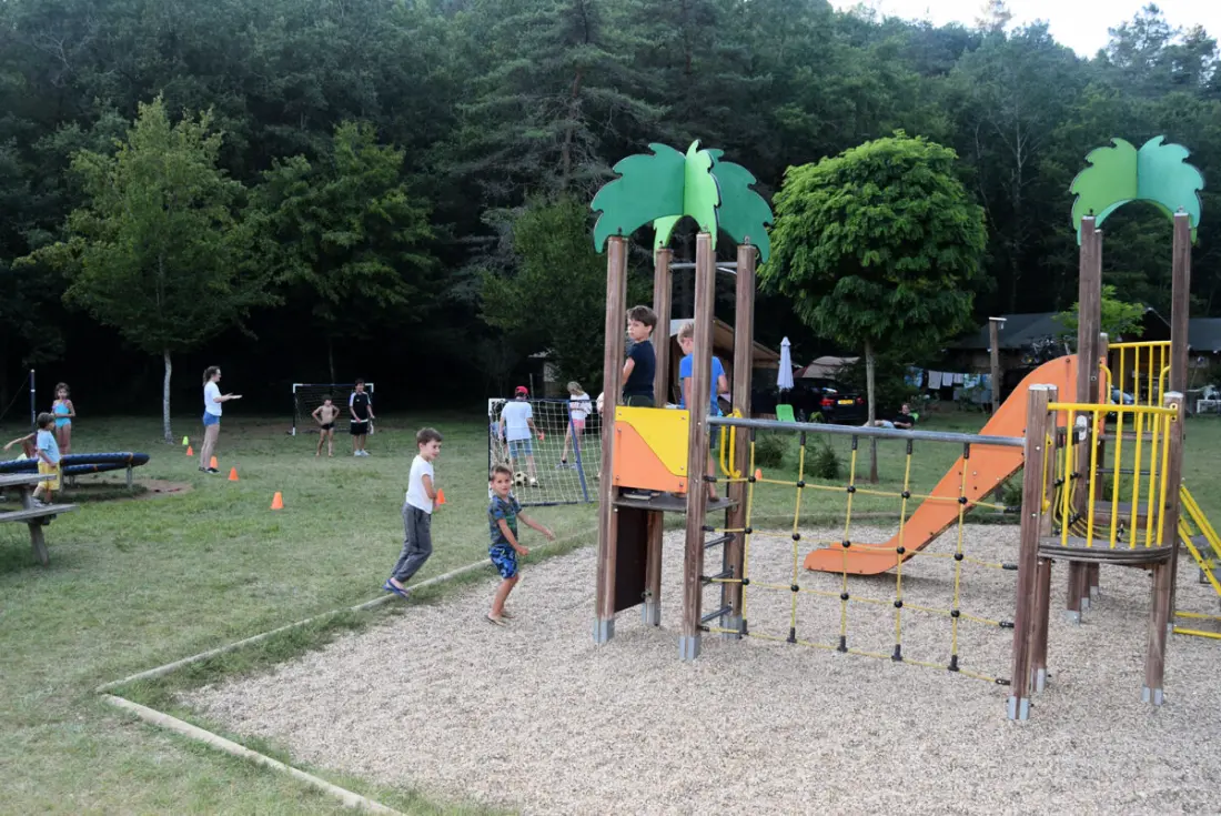 Camping maeva Escapades La Castillonderie 4 étoiles★★★★