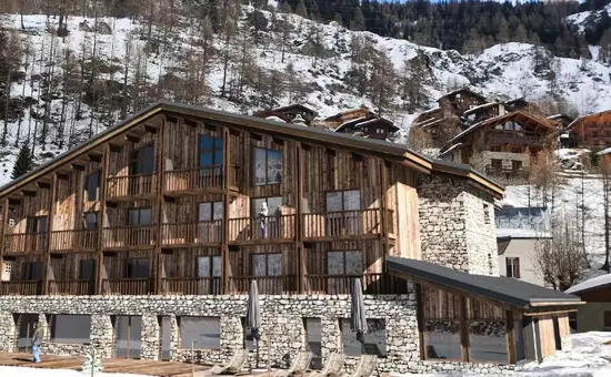 Hôtel Full Life****