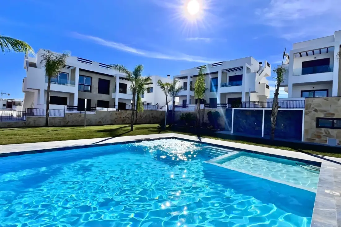 La Calienta  : Vue Lagune Rose Et Piscine