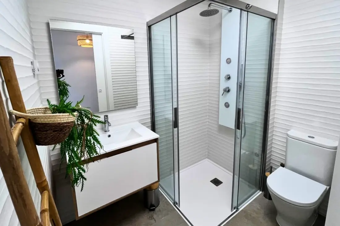 La Calienta  : Vue Lagune Rose Et Piscine