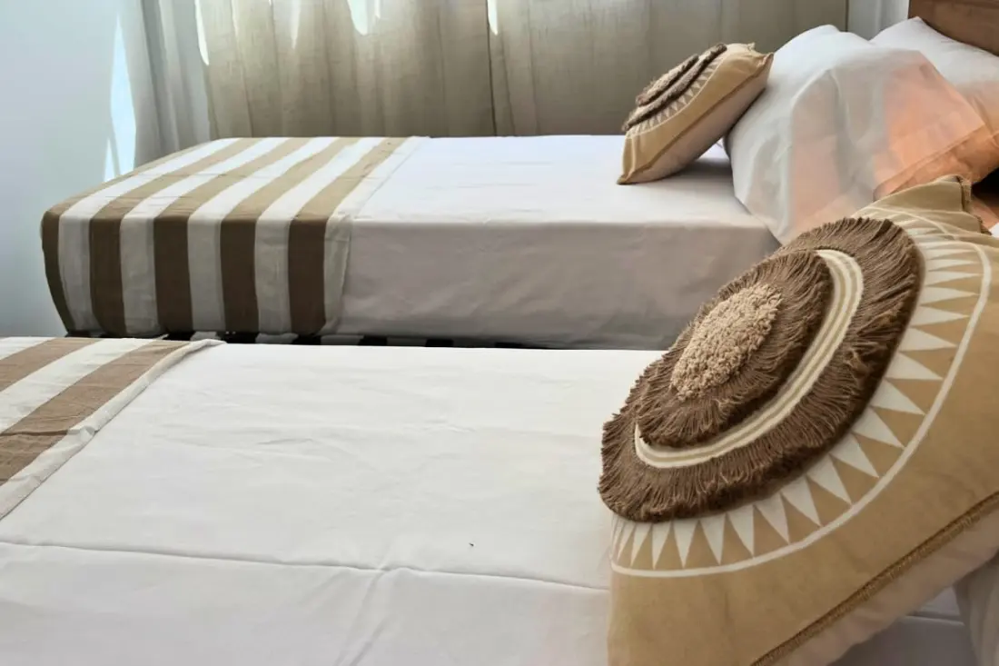 La Calienta  : Vue Lagune Rose Et Piscine