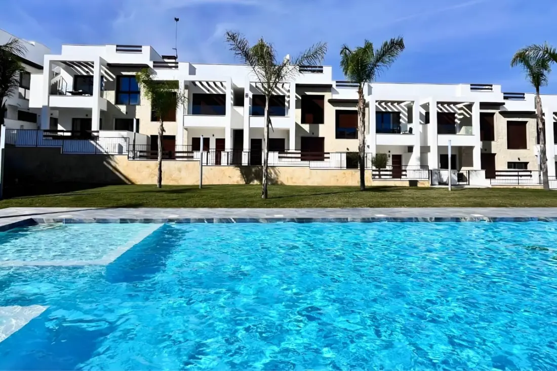 La Calienta  : Vue Lagune Rose Et Piscine