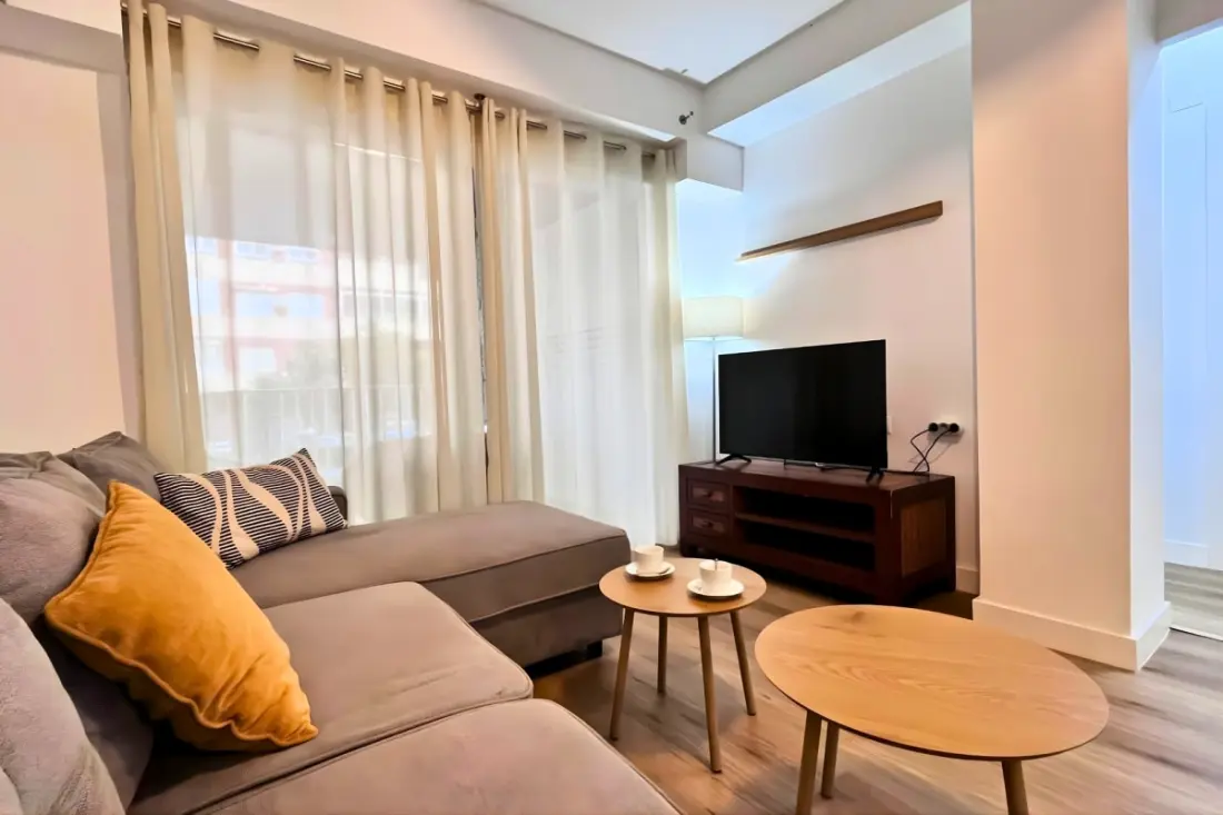 Spacieux 3 Chambres Rénové à 500 M Des Plages