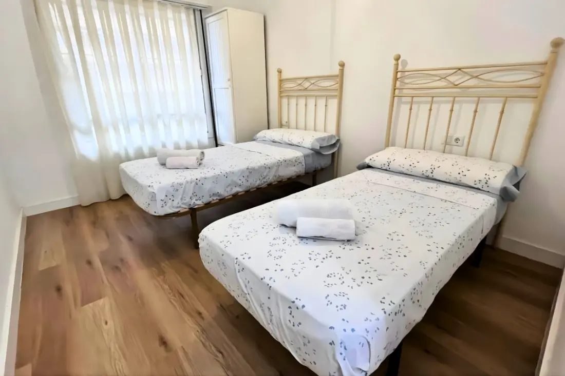 Spacieux 3 Chambres Rénové à 500 M Des Plages