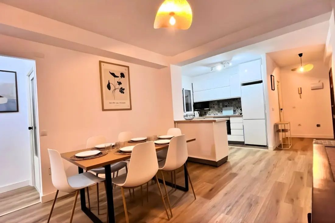 Spacieux 3 Chambres Rénové à 500 M Des Plages
