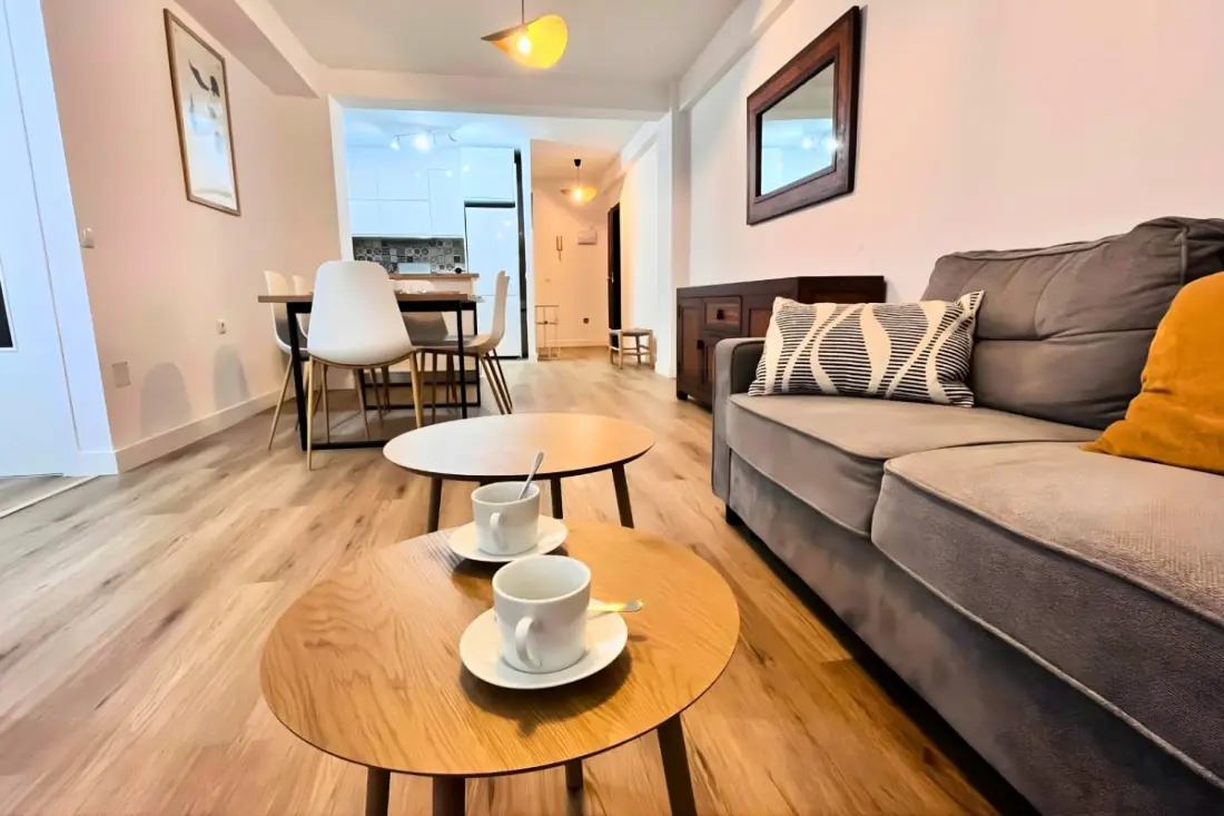 Spacieux 3 Chambres Rénové à 500 M Des Plages
