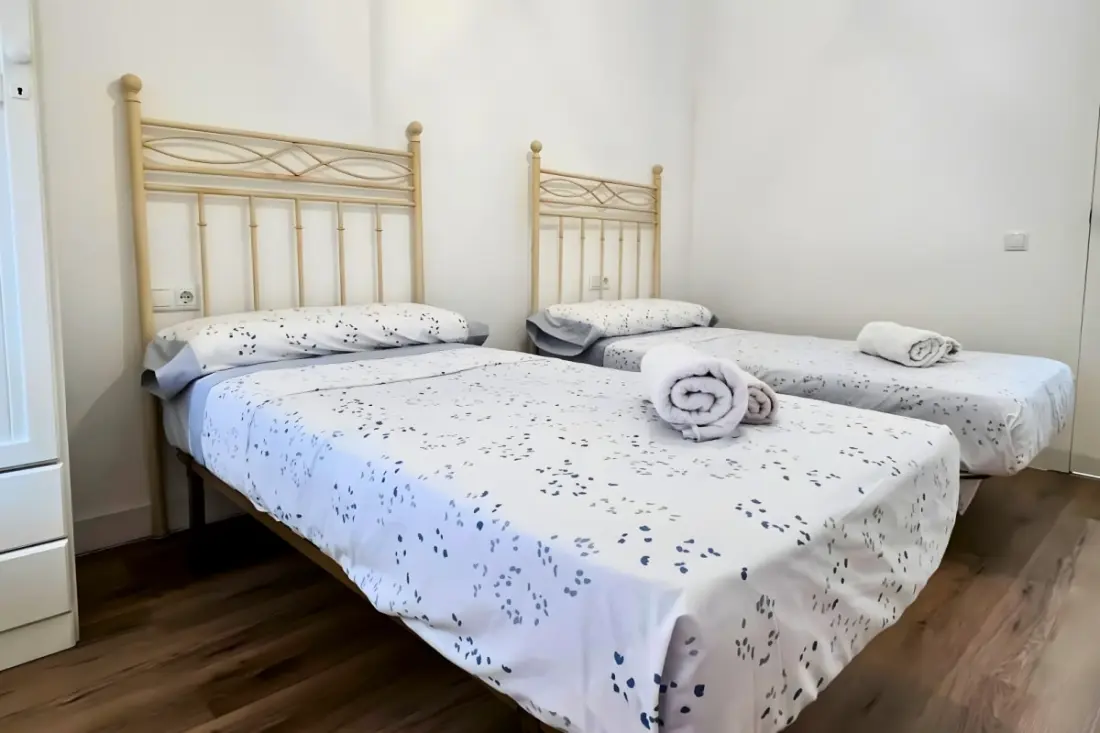 Spacieux 3 Chambres Rénové à 500 M Des Plages
