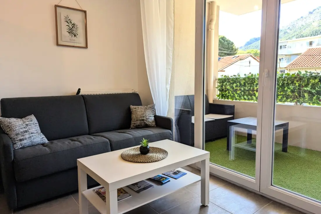 Appartement Moderne Avec Terrasse, Au Calme