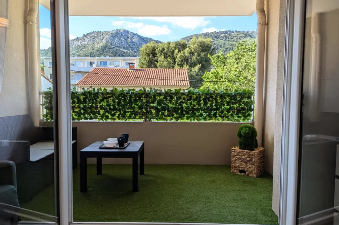 Appartement Moderne Avec Terrasse, Au Calme