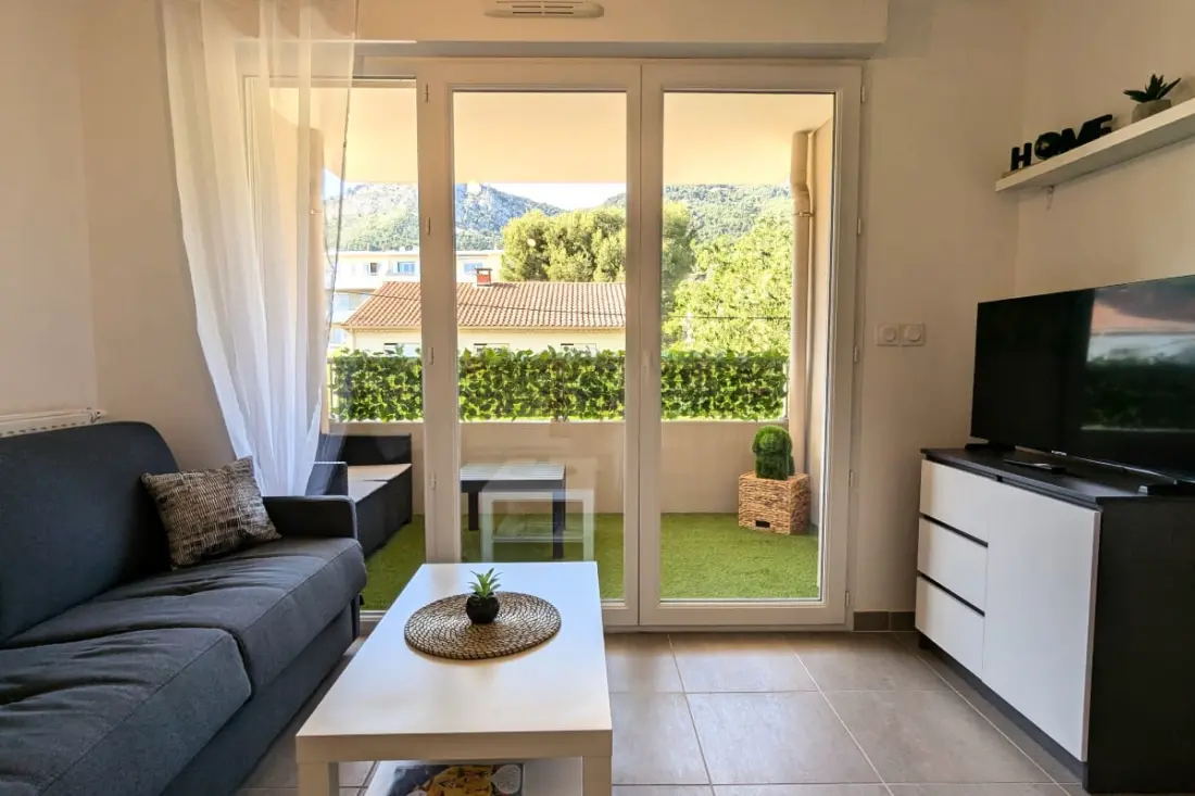 Appartement Moderne Avec Terrasse, Au Calme