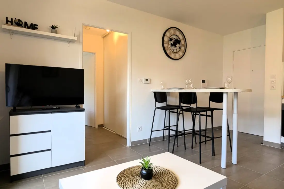 Appartement Moderne Avec Terrasse, Au Calme