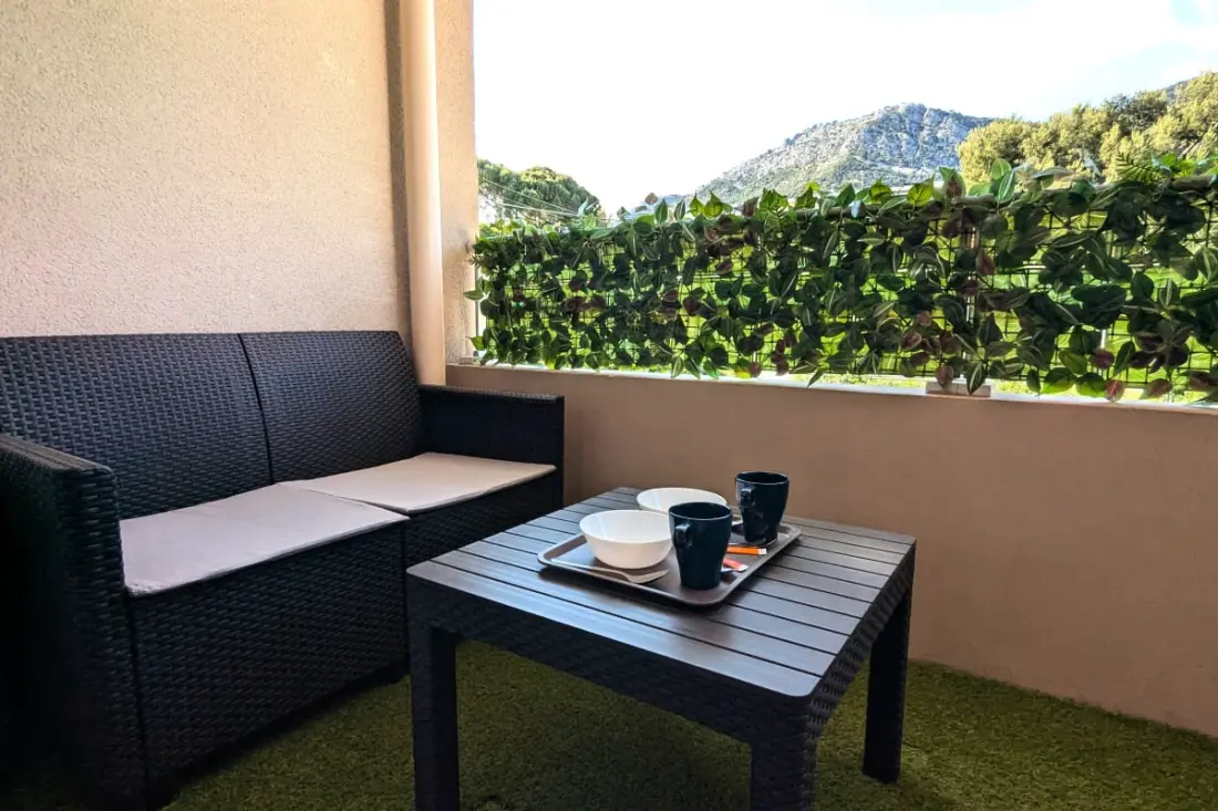 Appartement Moderne Avec Terrasse, Au Calme
