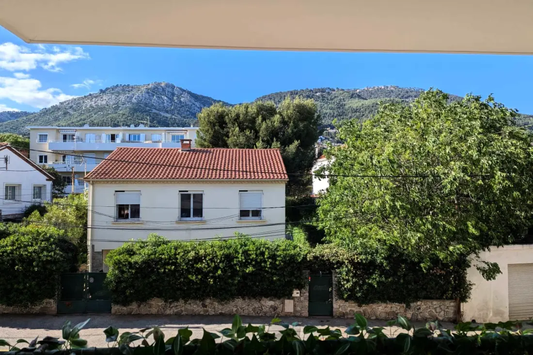Appartement Moderne Avec Terrasse, Au Calme