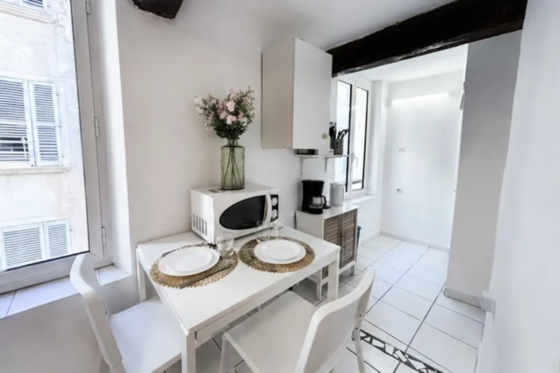 Studio Au Cœur De Toulon Pour 2 Voyageurs