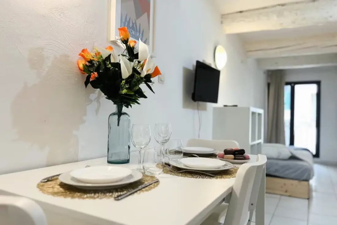 Studio Proche Port Et Commerces