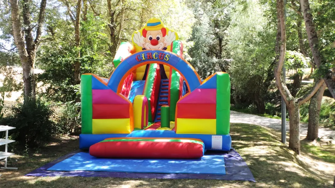 Flower Camping Du Lac De Thésauque 3 étoiles★★★