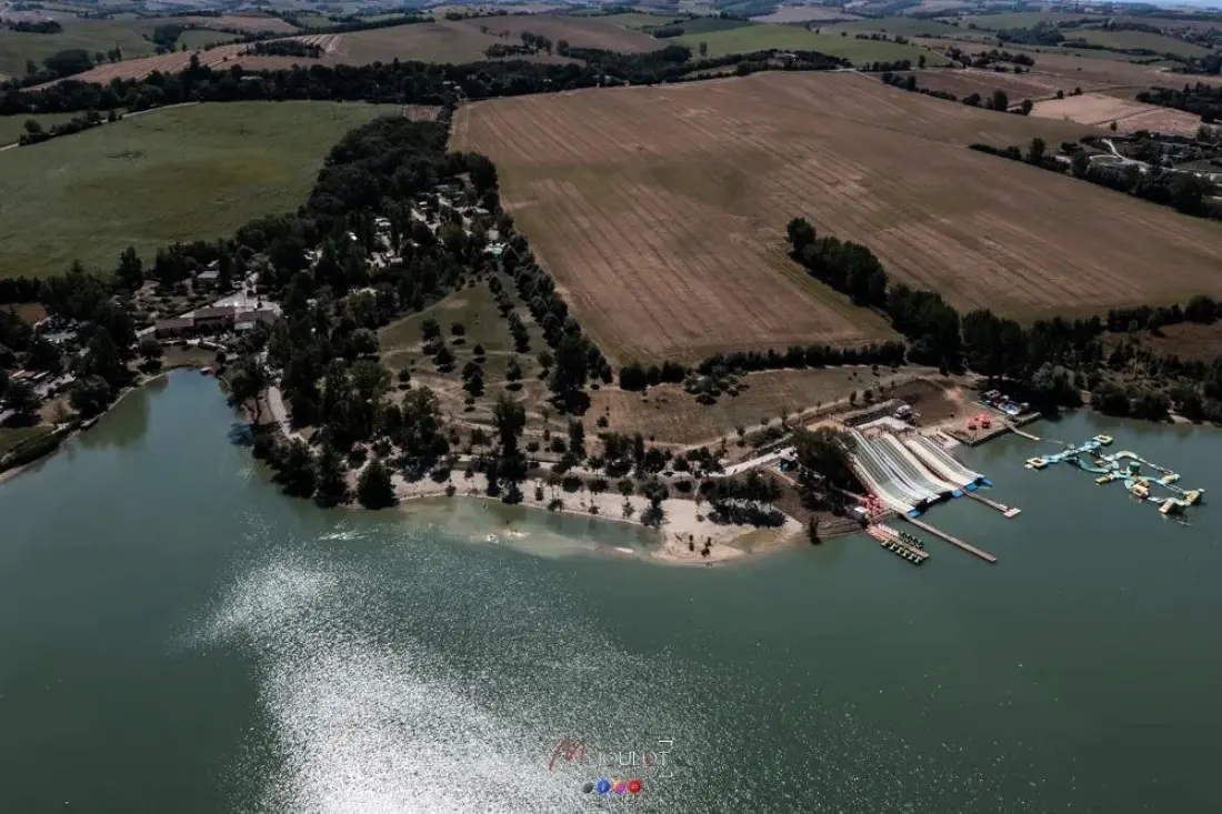 Flower Camping Du Lac De Thésauque 3 étoiles★★★