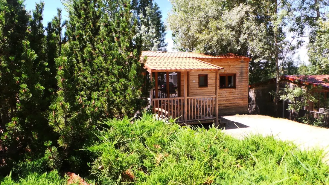 Flower Camping Du Lac De Thésauque 3 étoiles★★★