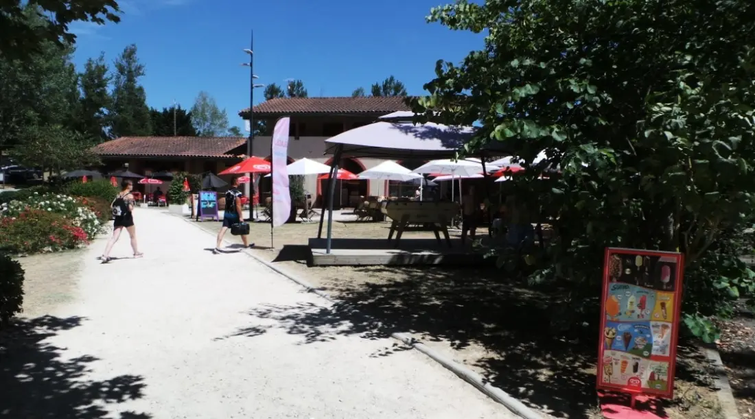 Flower Camping Du Lac De Thésauque 3 étoiles★★★