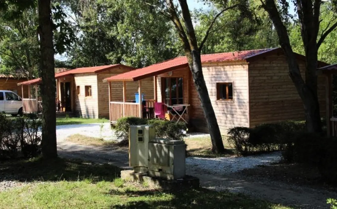 Flower Camping Du Lac De Thésauque 3 étoiles★★★