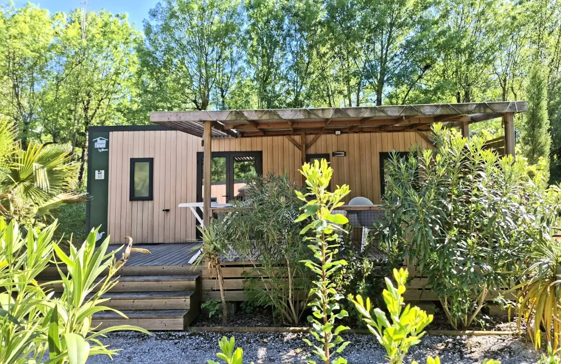 Flower Camping Du Lac De Thésauque 3 étoiles★★★