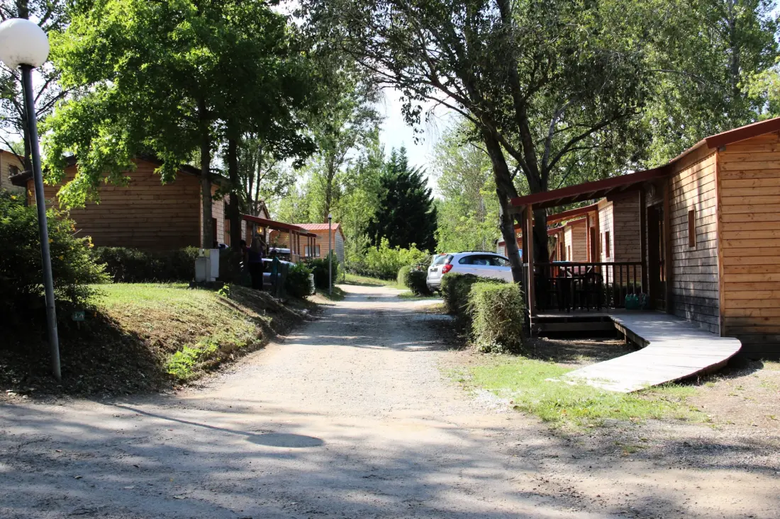 Flower Camping Du Lac De Thésauque 3 étoiles★★★