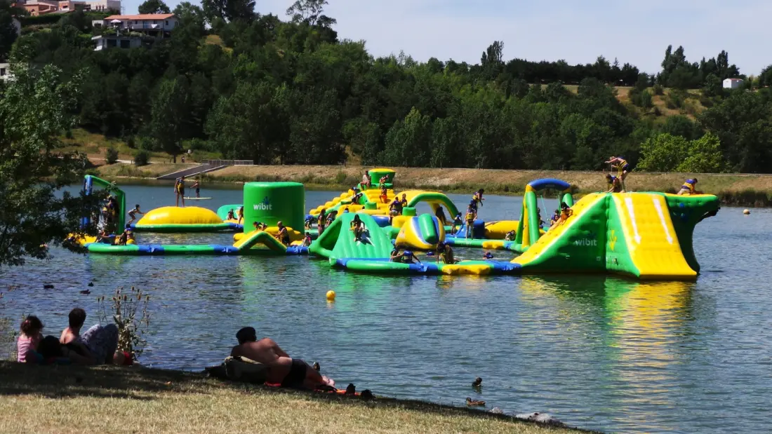 Flower Camping Du Lac De Thésauque 3 étoiles★★★