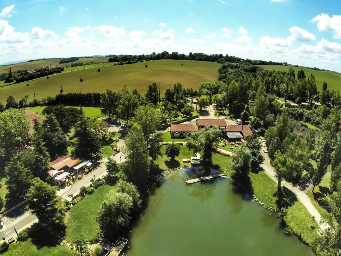 Flower Camping Du Lac De Thésauque 3 étoiles★★★