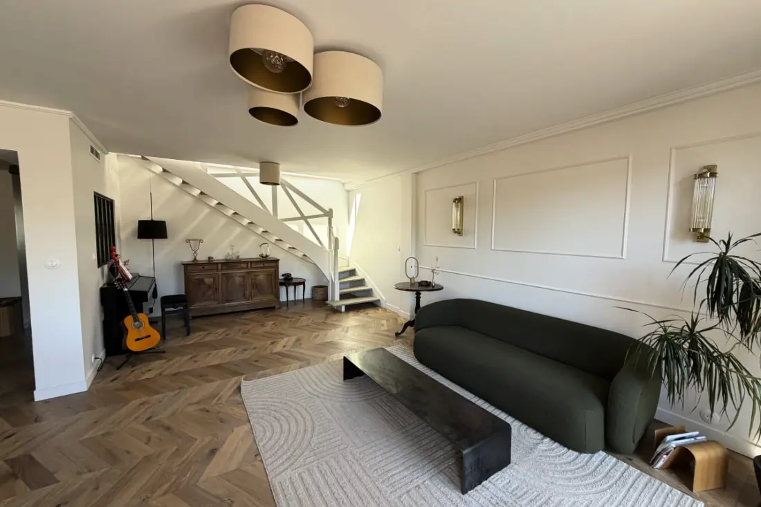 Vaste 105 M² Avec Grande Terrasse &amp; Parking