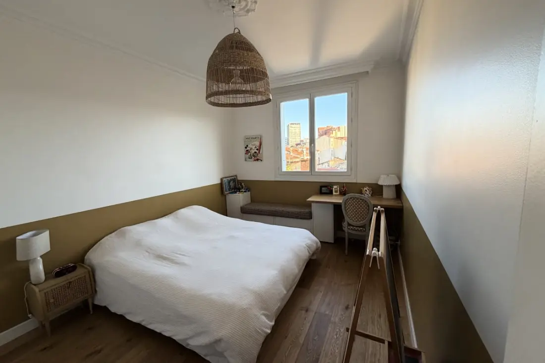 Vaste 105 M² Avec Grande Terrasse &amp; Parking