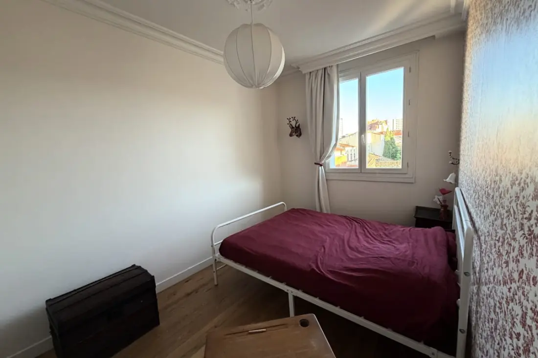Vaste 105 M² Avec Grande Terrasse &amp; Parking
