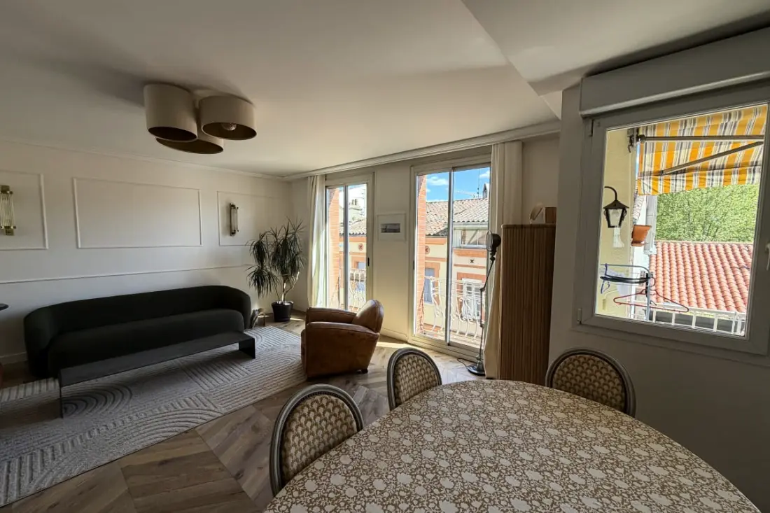 Vaste 105 M² Avec Grande Terrasse &amp; Parking