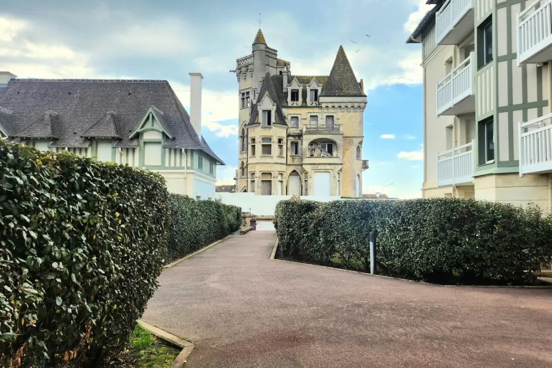Joli T2 Avec Jardin Et Terrasse à Tourgéville