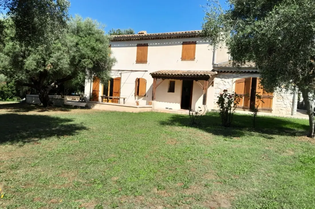 06cb : Jolie Maison De Campagne Pour 8