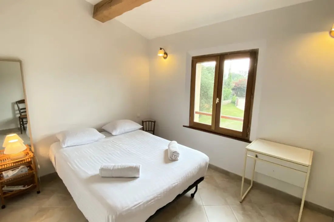 06cb : Jolie Maison De Campagne Pour 8