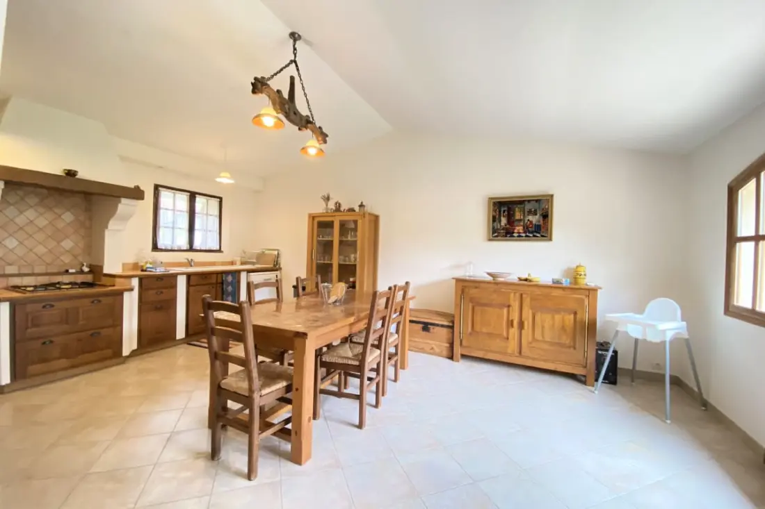 06cb : Jolie Maison De Campagne Pour 8