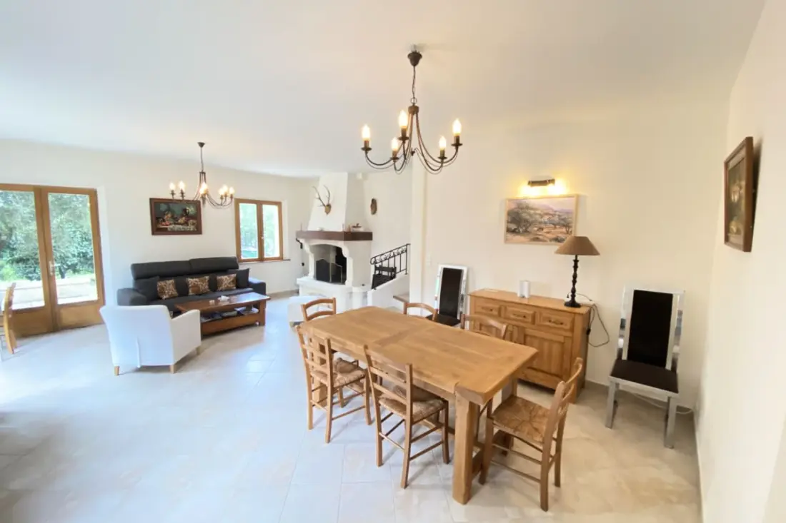 06cb : Jolie Maison De Campagne Pour 8