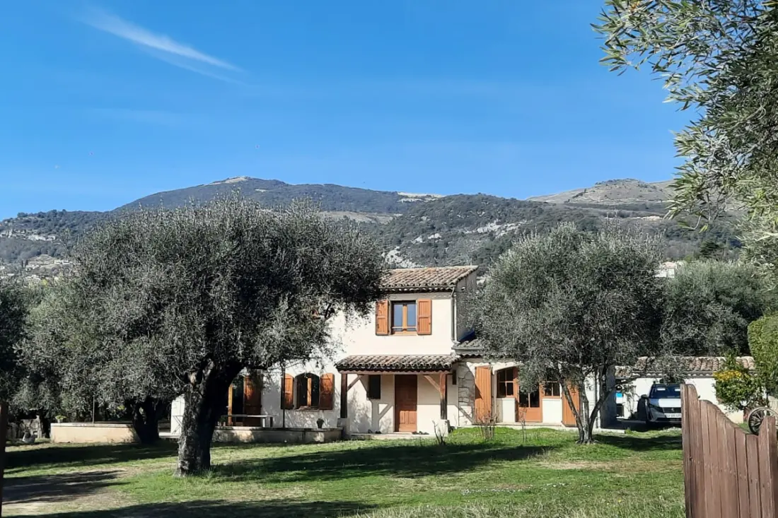 06cb : Jolie Maison De Campagne Pour 8