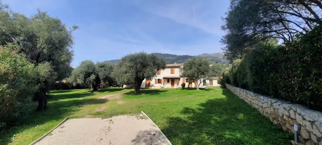 06cb : Jolie Maison De Campagne Pour 8