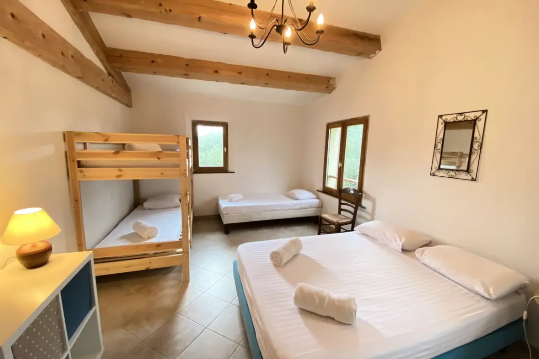 06cb : Jolie Maison De Campagne Pour 8
