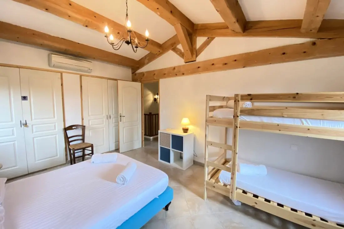 06cb : Jolie Maison De Campagne Pour 8