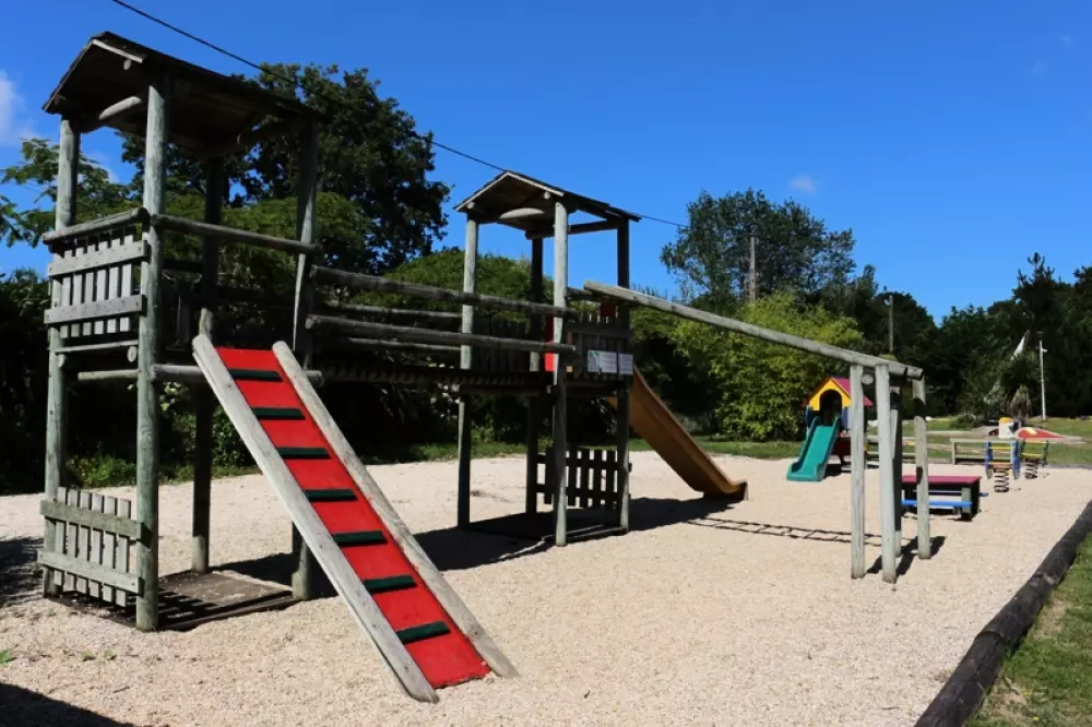 Camping Paradis Les Capucines4 étoiles★★★★