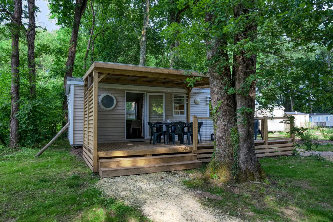 Flower Camping LES BERGES DE LA DORDOGNE 4 étoiles★★★★