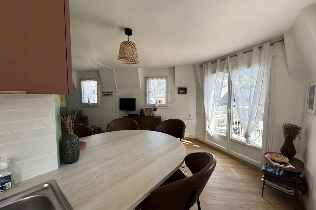 Appartement Rénové Avec Balcon