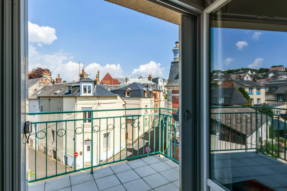 Appartement Rénové Avec Balcon