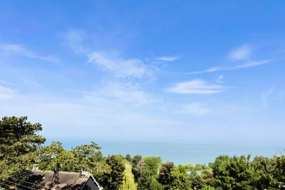 Aux Flots Bleus,  Avec Balcon Et Vue Sur Mer