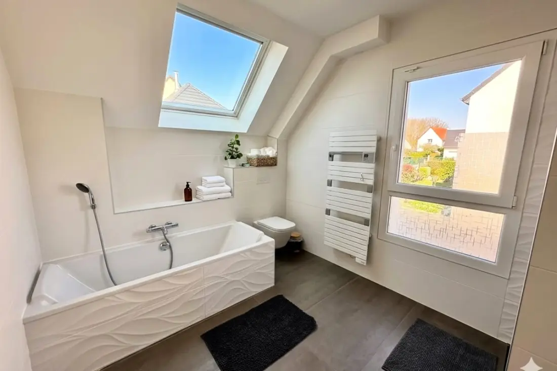 La Villa Des Sarments : Piscine &amp; Jacuzzi