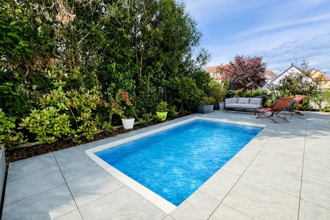 La Villa Des Sarments : Piscine &amp; Jacuzzi
