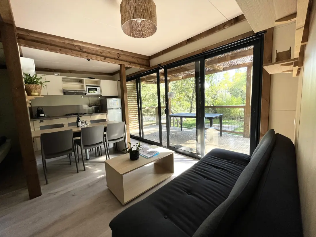 Flower Camping Les Rives de l'Aygues 3 étoiles★★★