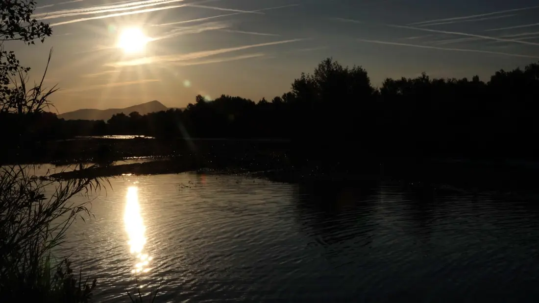 Flower Camping Les Rives de l'Aygues 3 étoiles★★★